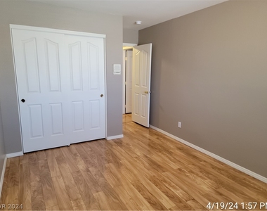 7813 Desert Candle Way - Photo Thumbnail 22