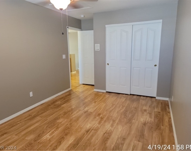 7813 Desert Candle Way - Photo Thumbnail 24