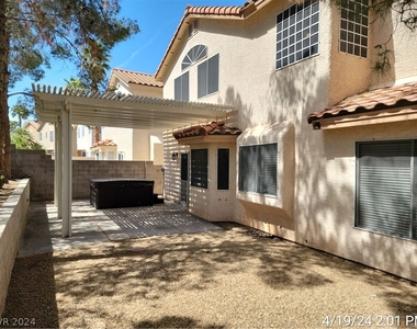 7813 Desert Candle Way - Photo Thumbnail 31