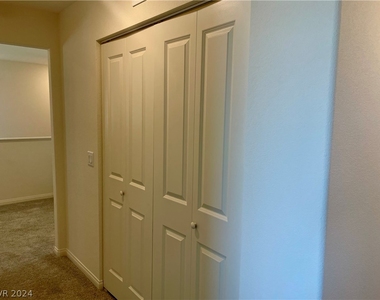 5690 Sunset Amber Avenue - Photo Thumbnail 17