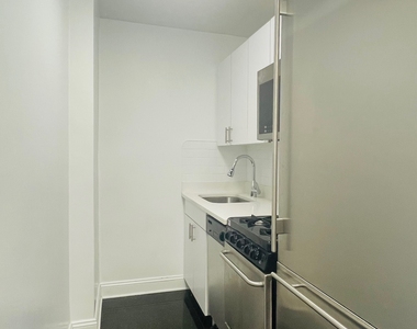  56th Street - Photo Thumbnail 8
