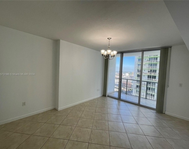 1750 N Bayshore Dr - Photo Thumbnail 7