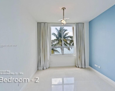 808 Brickell Key Dr - Photo Thumbnail 33