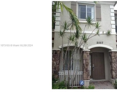 2557 Sw 82nd Av - Photo Thumbnail 0