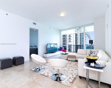 15811 Collins Ave - Photo Thumbnail 11