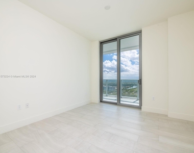 2000 Metropica Way - Photo Thumbnail 42