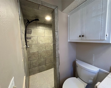 821 Sw 27th Street - Photo Thumbnail 28