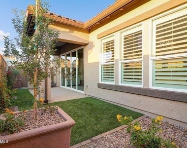 1255 N Arizona Avenue - Photo Thumbnail 14