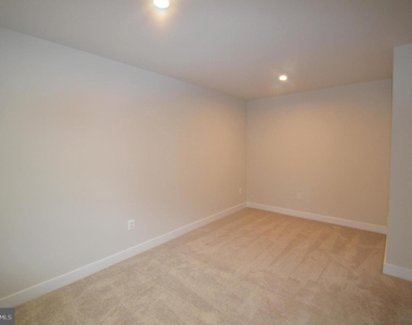 11410 Willow Green Cir - Photo Thumbnail 2