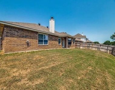 748 Bur Oak Drive - Photo Thumbnail 3