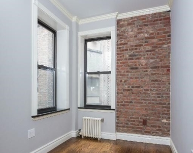 309 East 8th Street - Photo Thumbnail 1