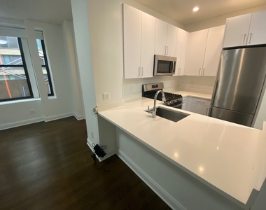 West 58th Street - Photo Thumbnail 15