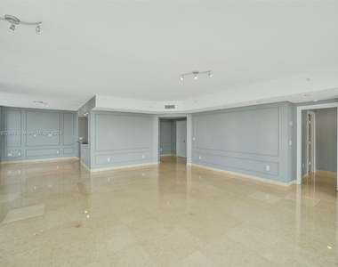 3535 S Ocean Dr - Photo Thumbnail 2