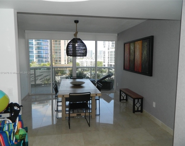 17555 Collins Ave - Photo Thumbnail 4