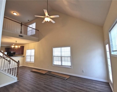 2328 Suwanee Pointe Drive - Photo Thumbnail 12