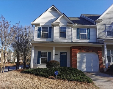 2328 Suwanee Pointe Drive - Photo Thumbnail 1