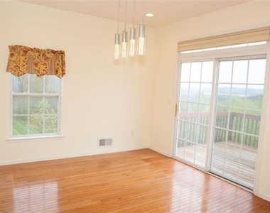 124 Bethpage Terrace - Photo Thumbnail 8