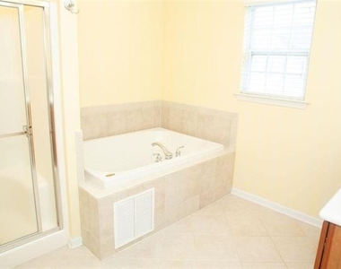 124 Bethpage Terrace - Photo Thumbnail 15