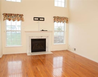 124 Bethpage Terrace - Photo Thumbnail 6