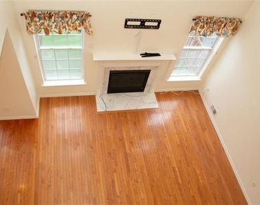 124 Bethpage Terrace - Photo Thumbnail 4