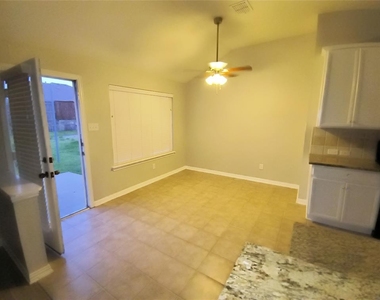 7621 Uvalde Way - Photo Thumbnail 11