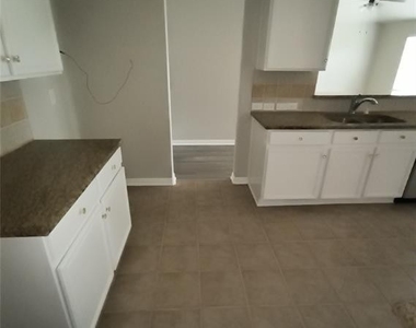 7621 Uvalde Way - Photo Thumbnail 24