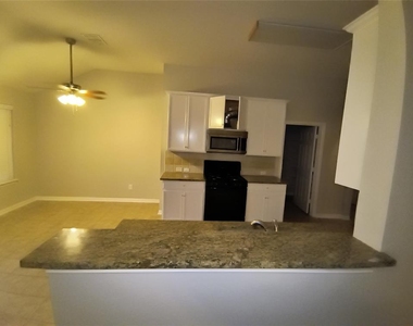 7621 Uvalde Way - Photo Thumbnail 10