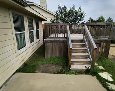 7621 Uvalde Way - Photo Thumbnail 21