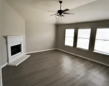 7621 Uvalde Way - Photo Thumbnail 19