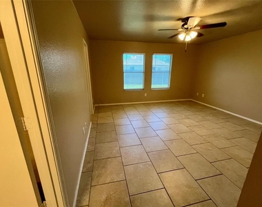 1424 Royal Meadows Trail - Photo Thumbnail 6