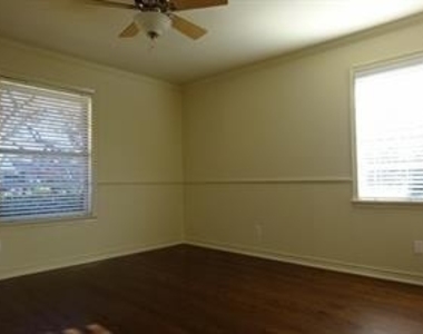 7104 Haverford Road - Photo Thumbnail 11