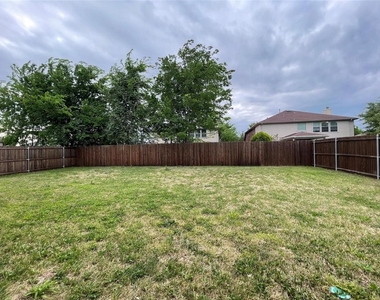 508 Longhorn Lane - Photo Thumbnail 17