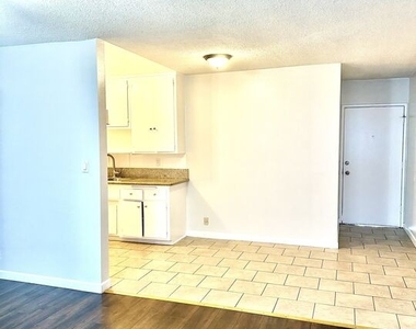 4115 W Century Blvd - Photo Thumbnail 2