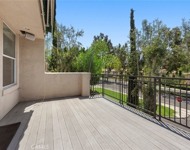 337 S San Vicente Lane - Photo Thumbnail 15