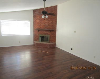 1885 Silver Oak Way - Photo Thumbnail 31