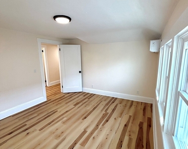 58 Maplewood Avenue - Photo Thumbnail 14