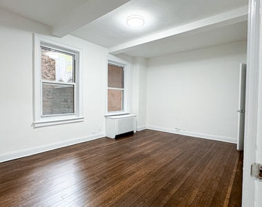 156 East 37th Street - Photo Thumbnail 5