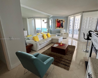 4775 Collins Ave - Photo Thumbnail 12