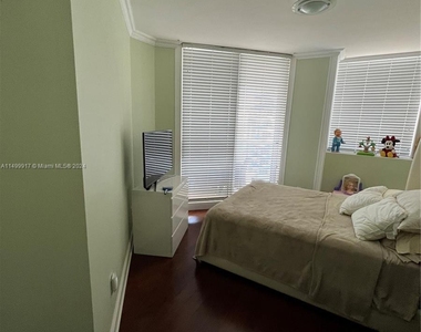 4775 Collins Ave - Photo Thumbnail 35