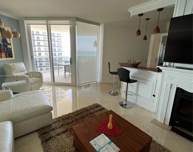 4775 Collins Ave - Photo Thumbnail 13