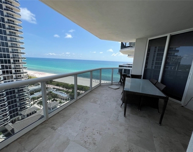 4775 Collins Ave - Photo Thumbnail 17