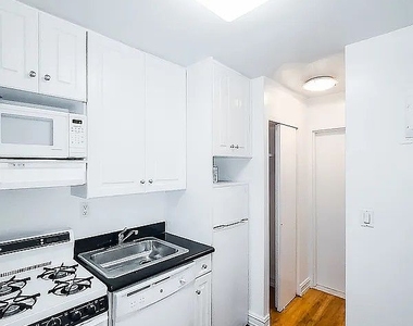 238 East 36th Street - Photo Thumbnail 3