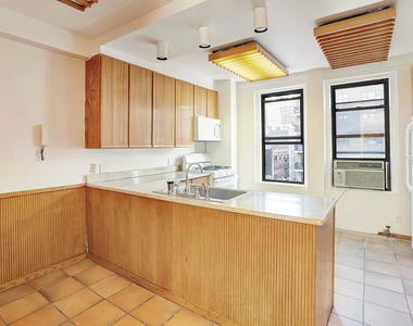 201 East 36th Street - Photo Thumbnail 5