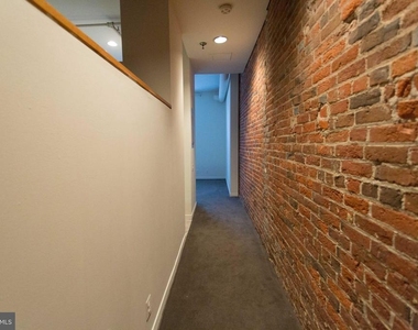 130 Arch St - Photo Thumbnail 12