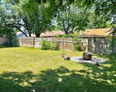 2600 Carlow Dr - Photo Thumbnail 9