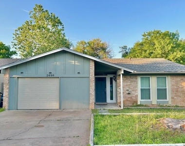 2600 Carlow Dr - Photo Thumbnail 11