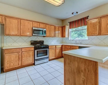 2339 Candle Ridge Trl - Photo Thumbnail 10