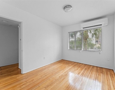 306 Lakeview Street - Photo Thumbnail 3