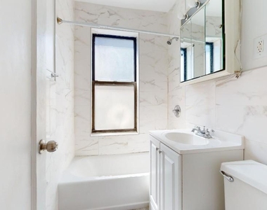 201 East 35th Street - Photo Thumbnail 2