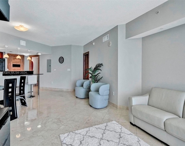 16699 Collins Ave - Photo Thumbnail 6